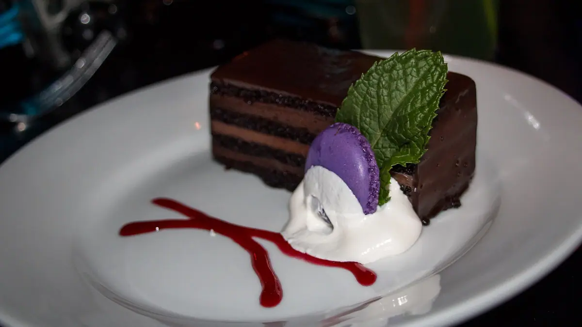 Cake Box – eggless cake shop in Livingston town centre